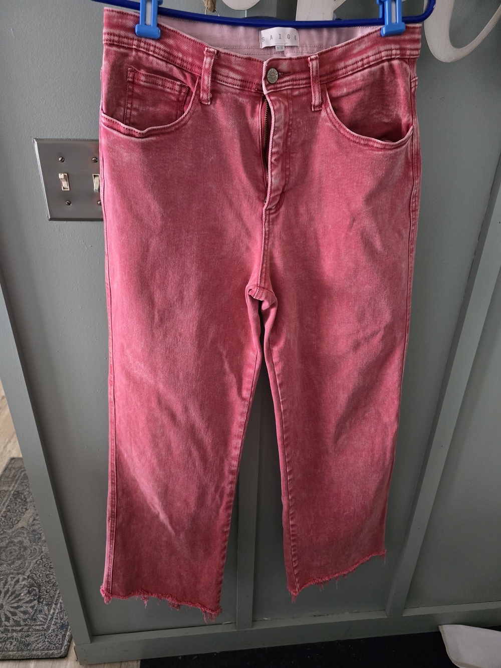 Acid-washed Red Cropped Straight Jeans